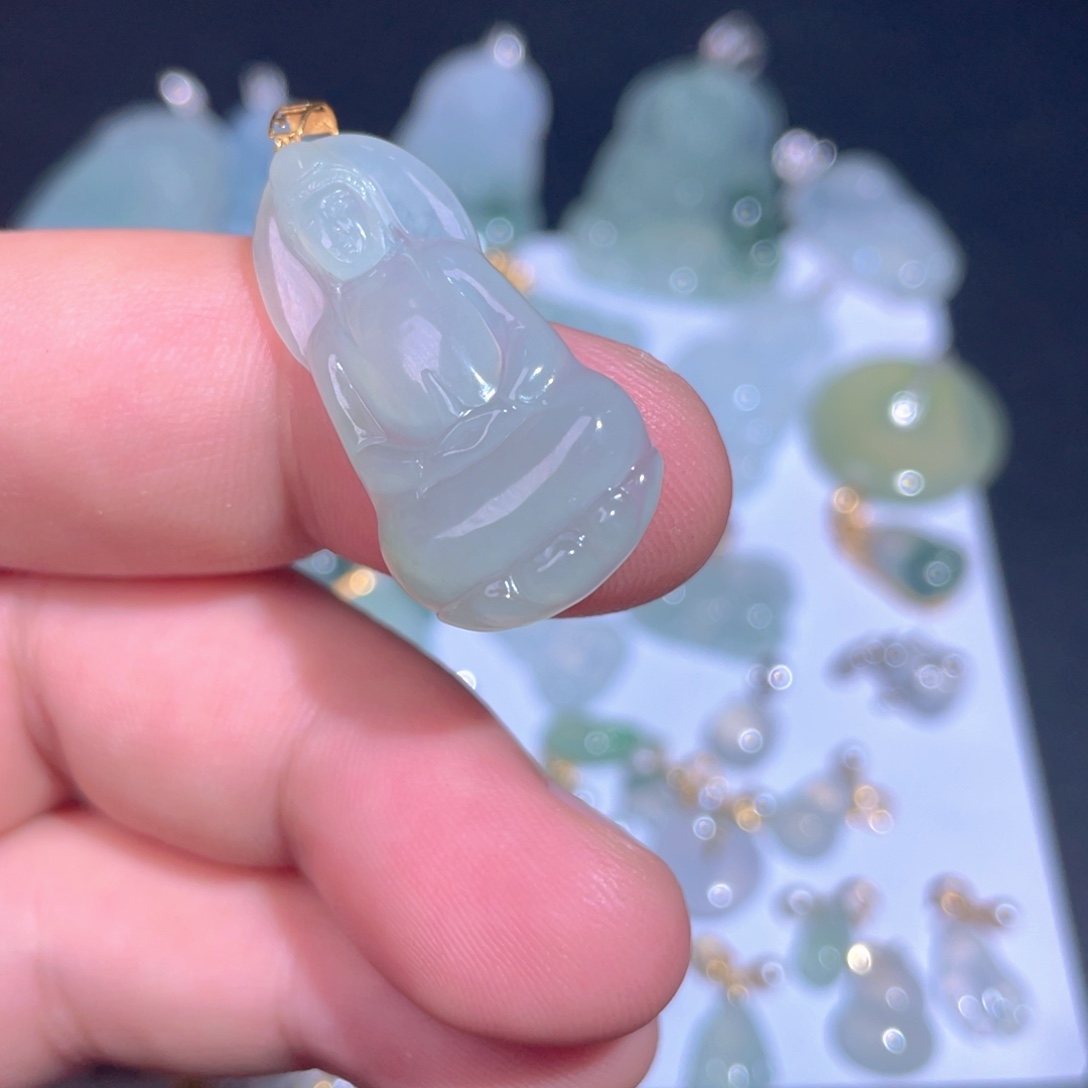 翡翠18K金镶嵌颈饰翡翠