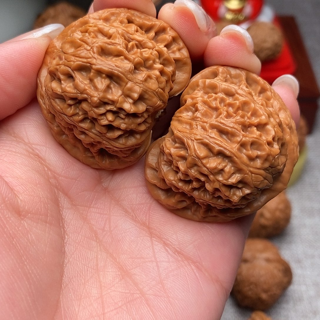 驰***下文玩核桃把件毕业桃心宫灯42全品