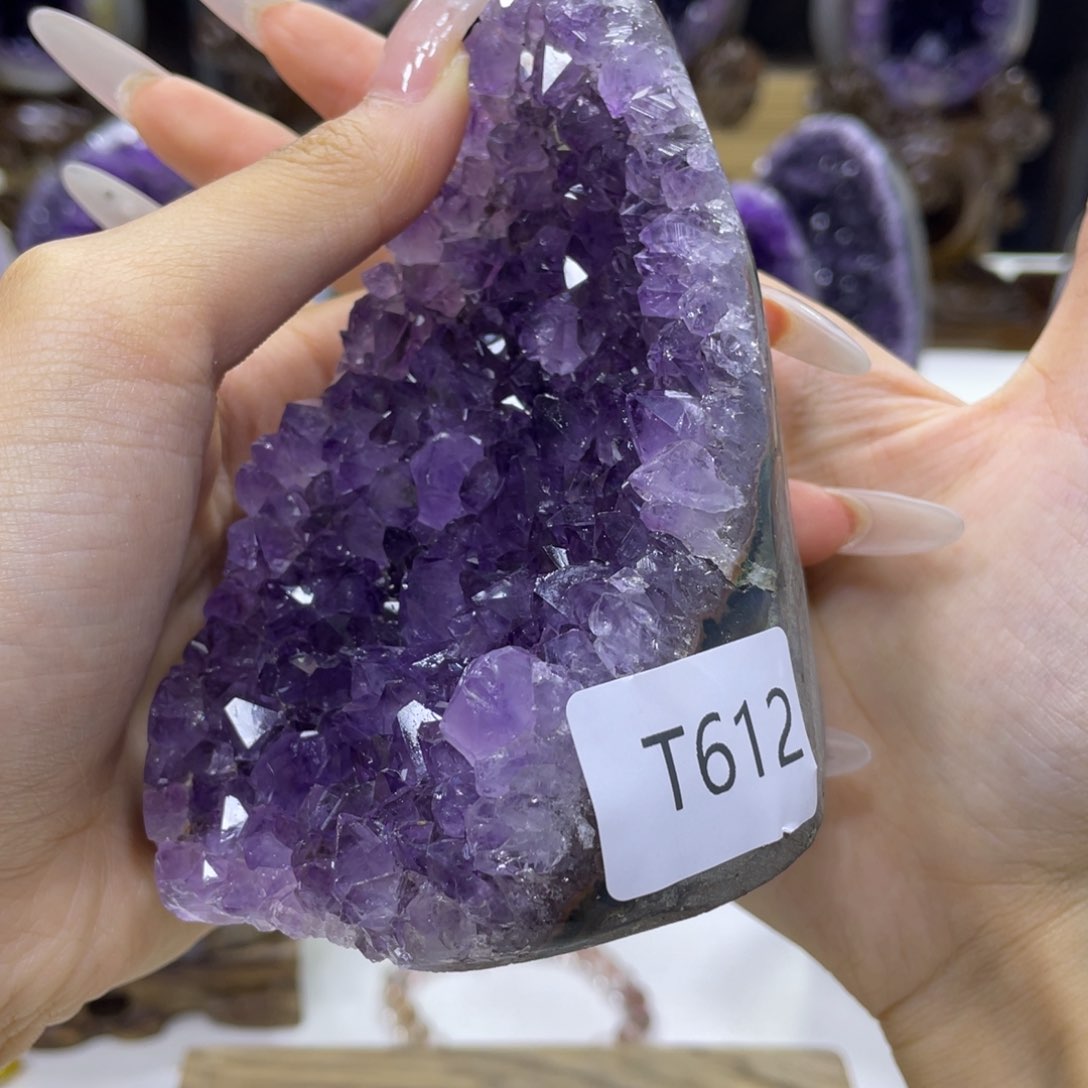 乌拉圭紫水晶摆件T612