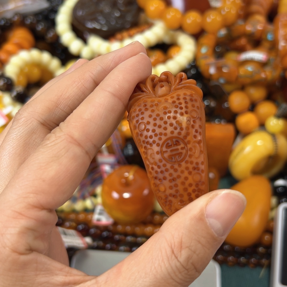 琥珀珠宝奇石未镶嵌585