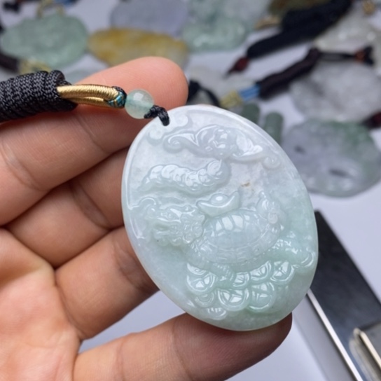 翡翠未镶嵌颈饰翡翠