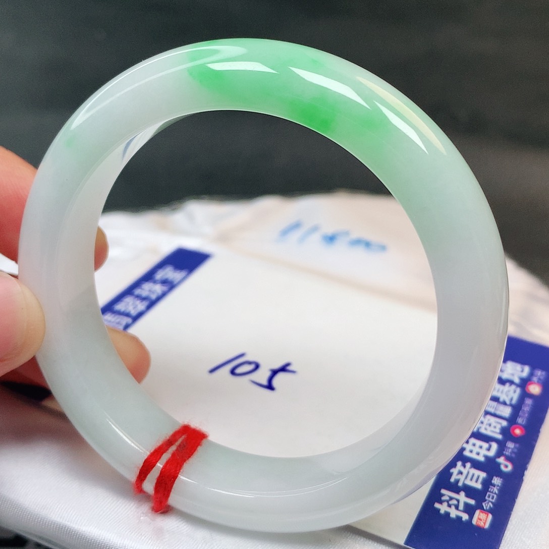 翡翠手镯未镶嵌105号