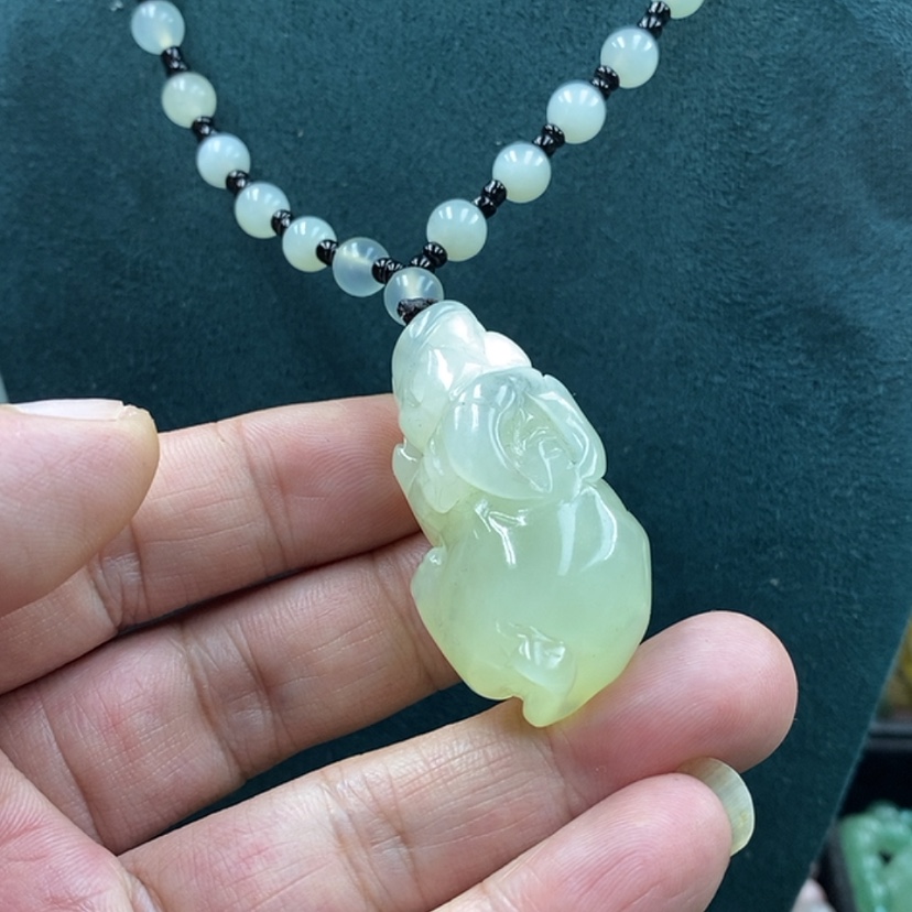 【闪购商品】未镶嵌岫玉吊坠手工雕刻