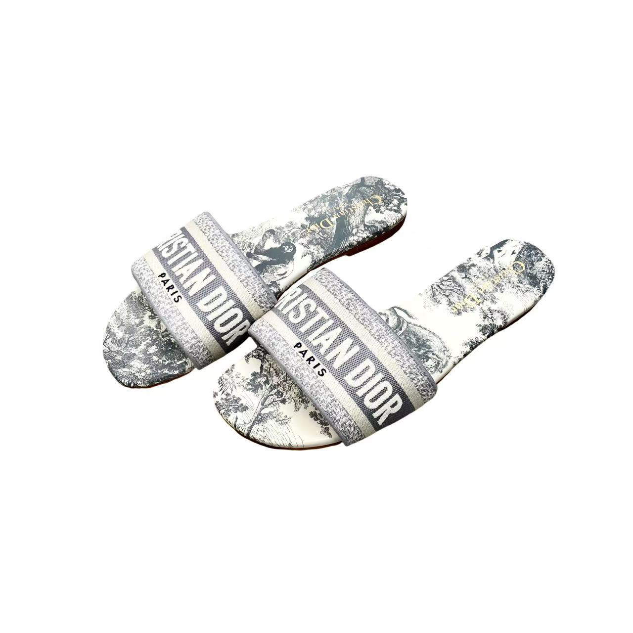 全新未使用 DIOR/迪奥  aa2520 字母logo平底拖鞋 37.5码