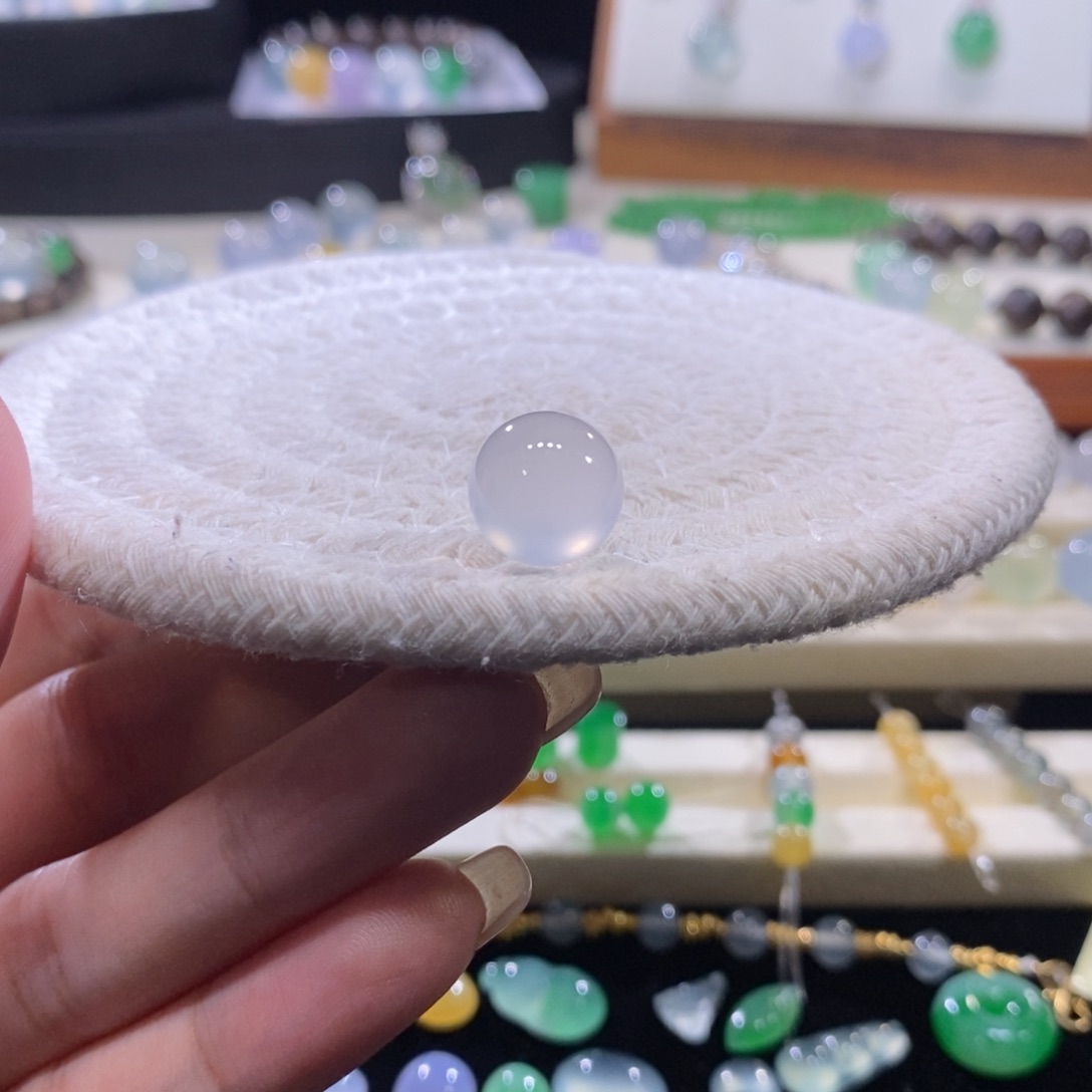 翡翠未镶嵌颈饰白冰珠卡11.7