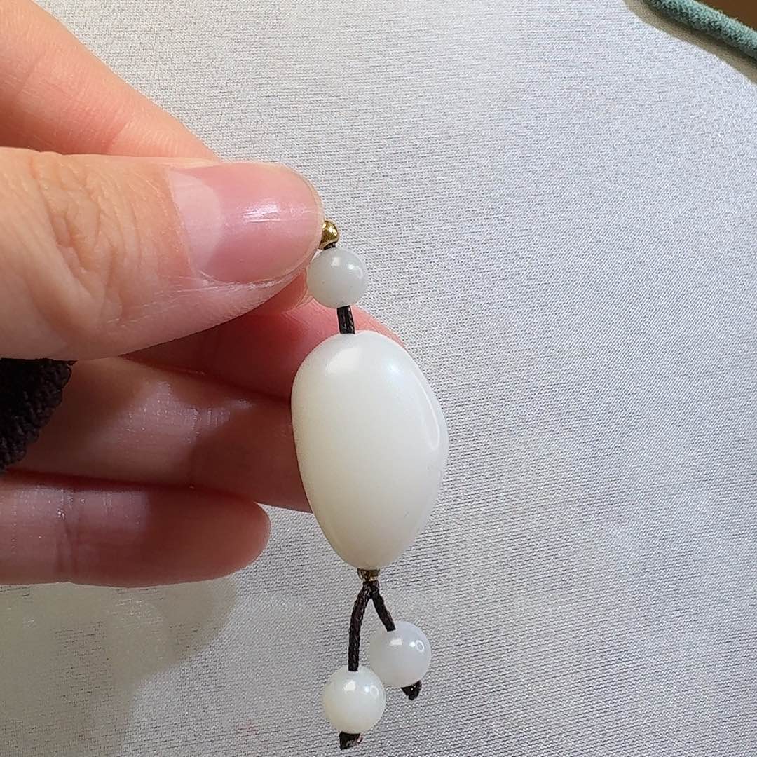 和田玉颈饰未镶嵌米达8.2g