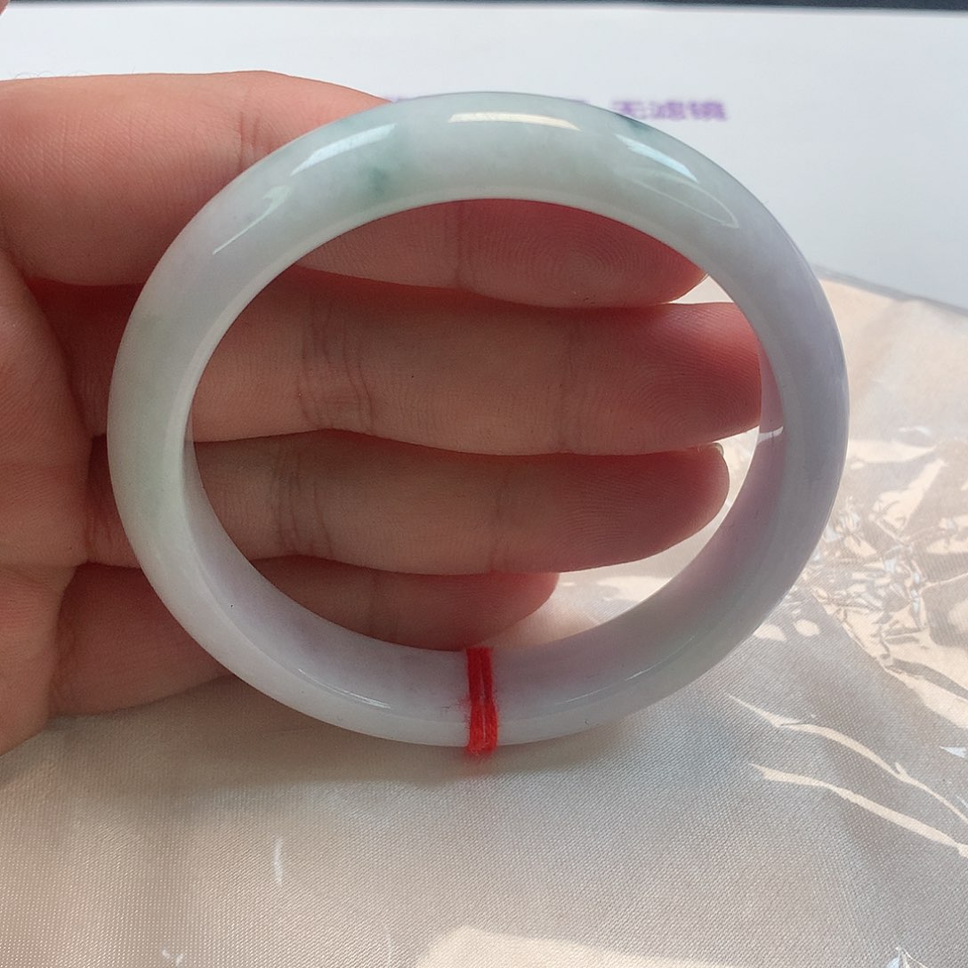 翡翠手镯未镶嵌62-63圈。312号