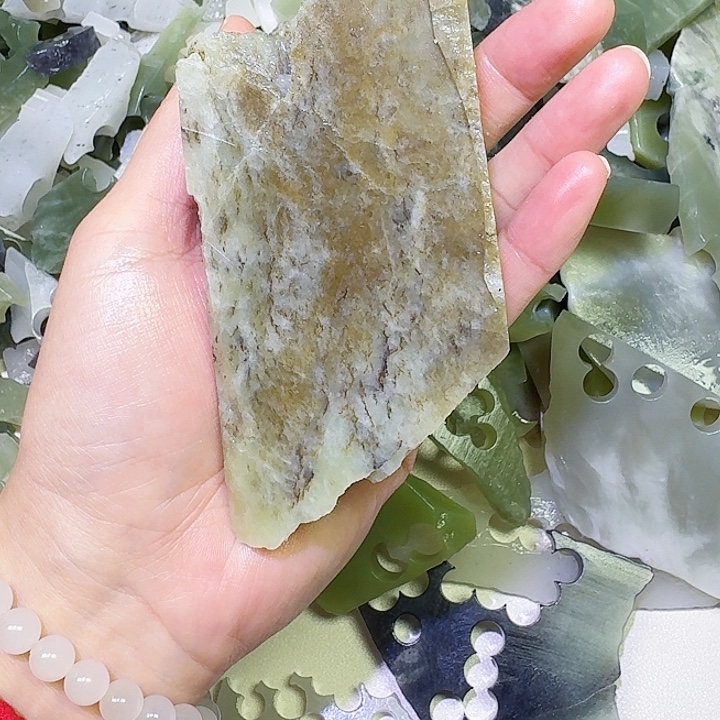 和田玉未镶嵌车挂