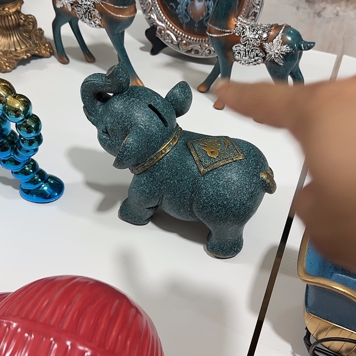 芳***树脂摆件哈哈哈哈