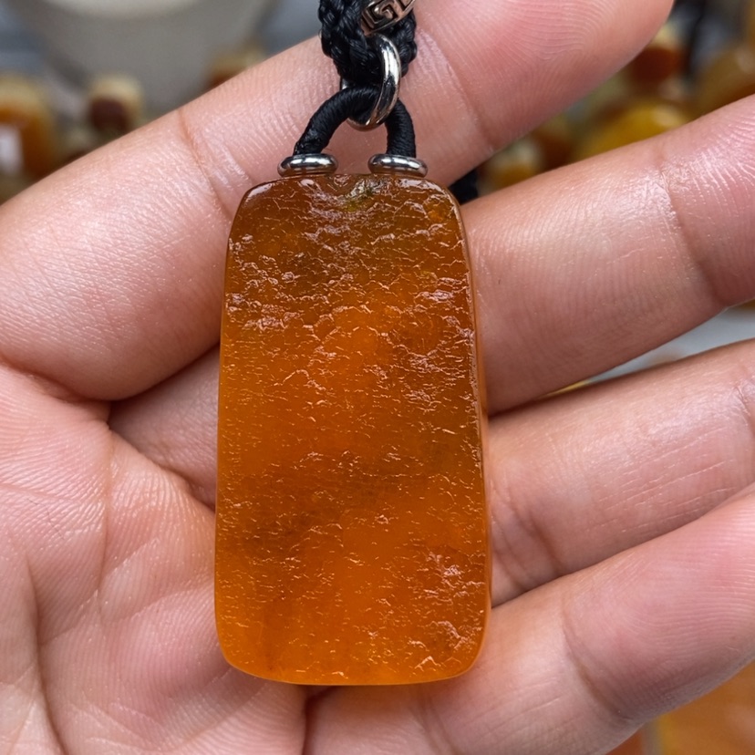 【闪购商品】琥珀颈饰未镶嵌