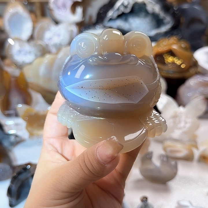 玛瑙/玉髓无未镶嵌金蟾