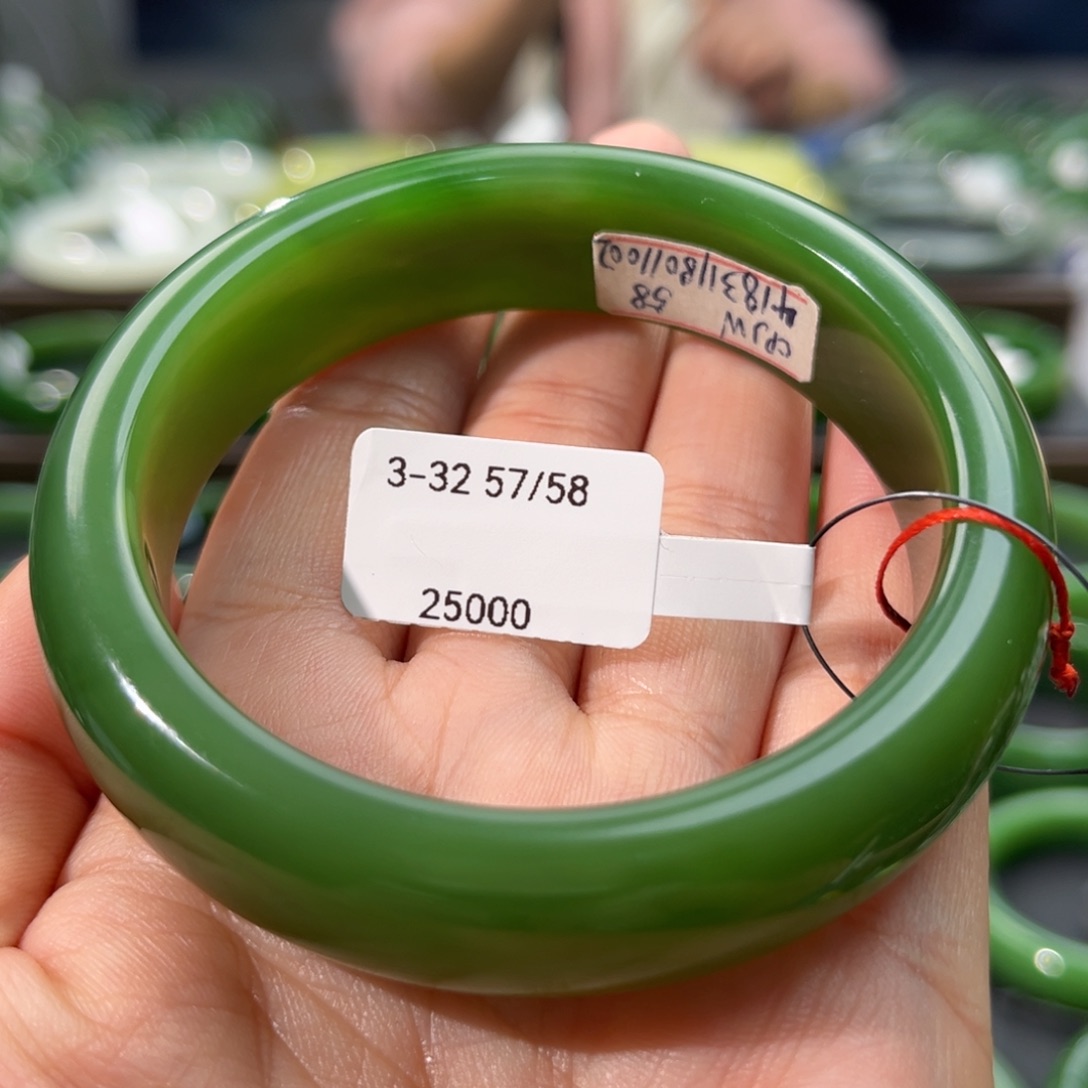 和田玉（碧玉）手镯未镶嵌