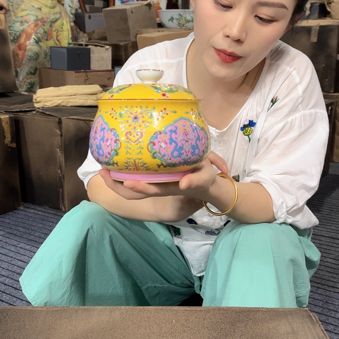 摆件/////景德镇陶瓷瓷器。茶叶罐。