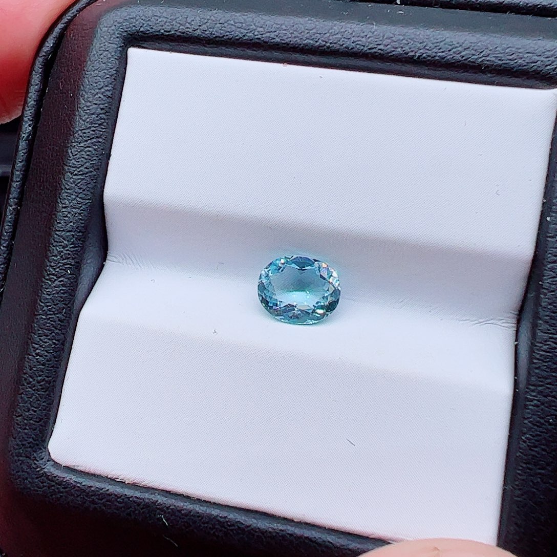 海蓝宝石裸石特价0.71克拉