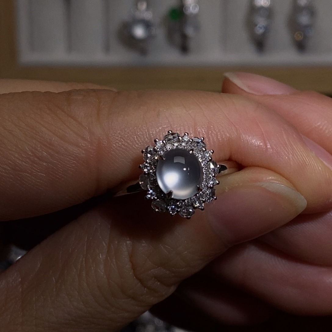 翡翠戒指18K金镶嵌