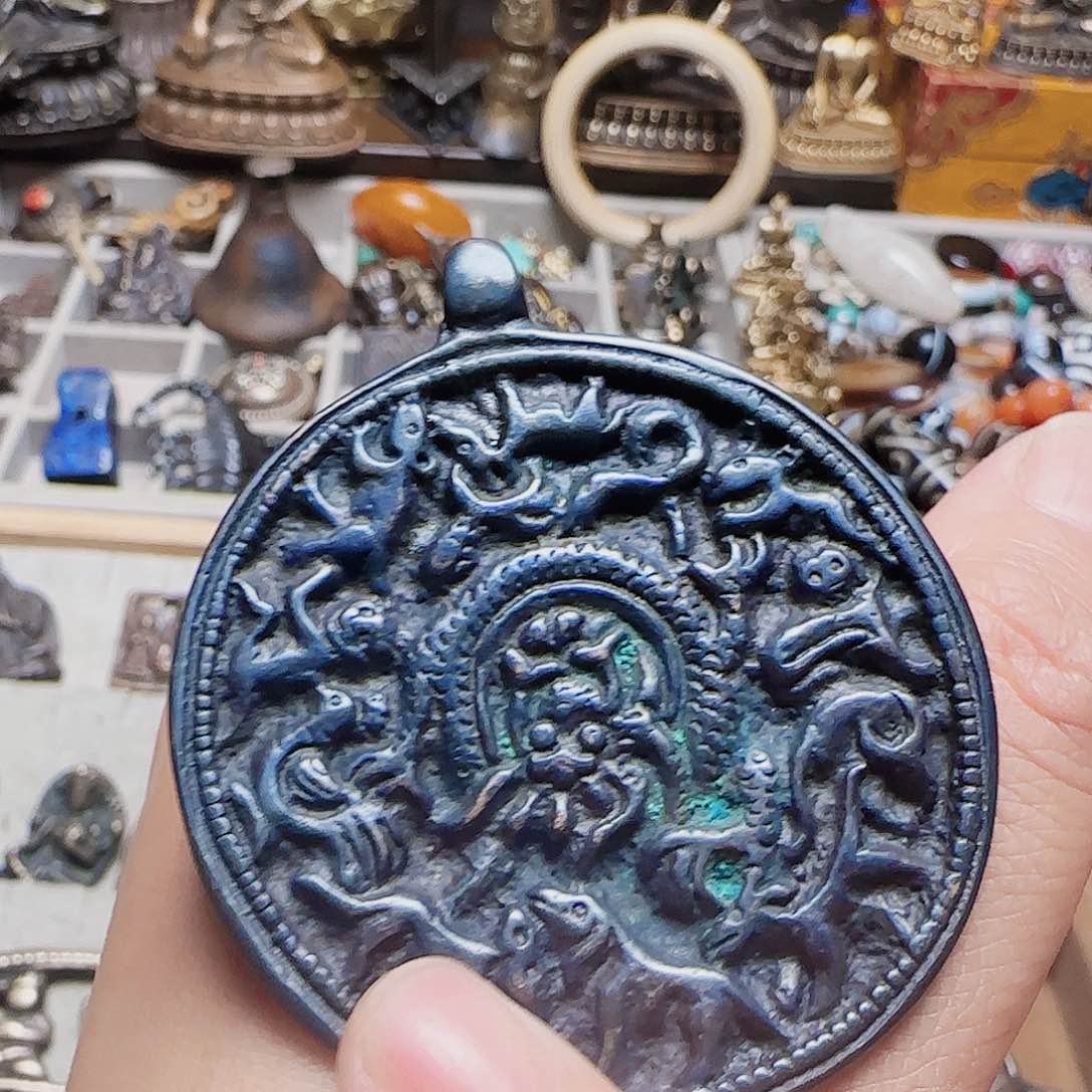 沉***孩牌…………………………………………