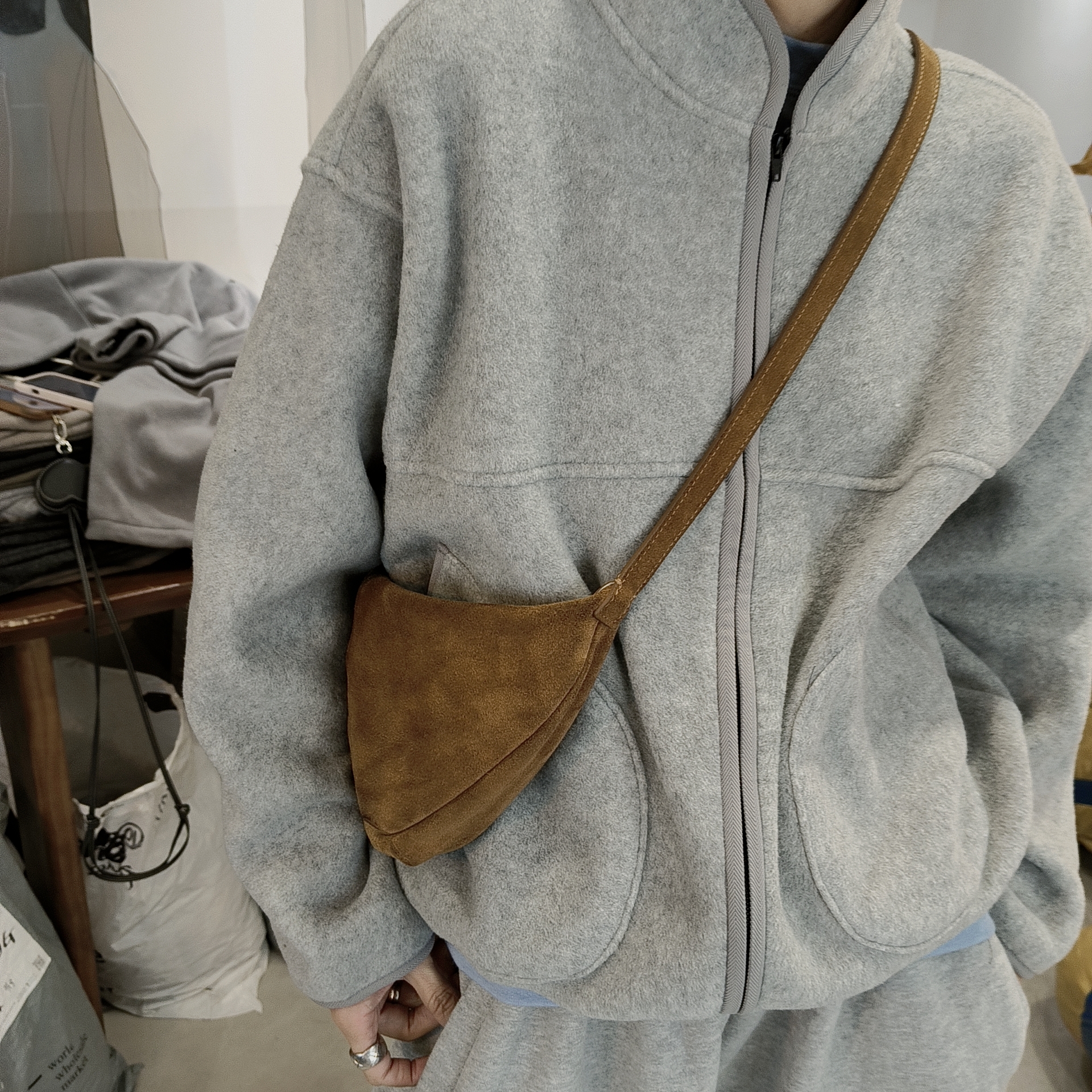 新款真皮小方包头层简约牛皮包（NO）