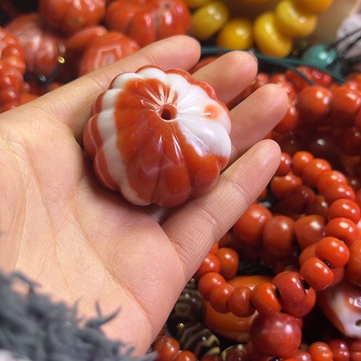 颈饰琉璃一*琉璃………….