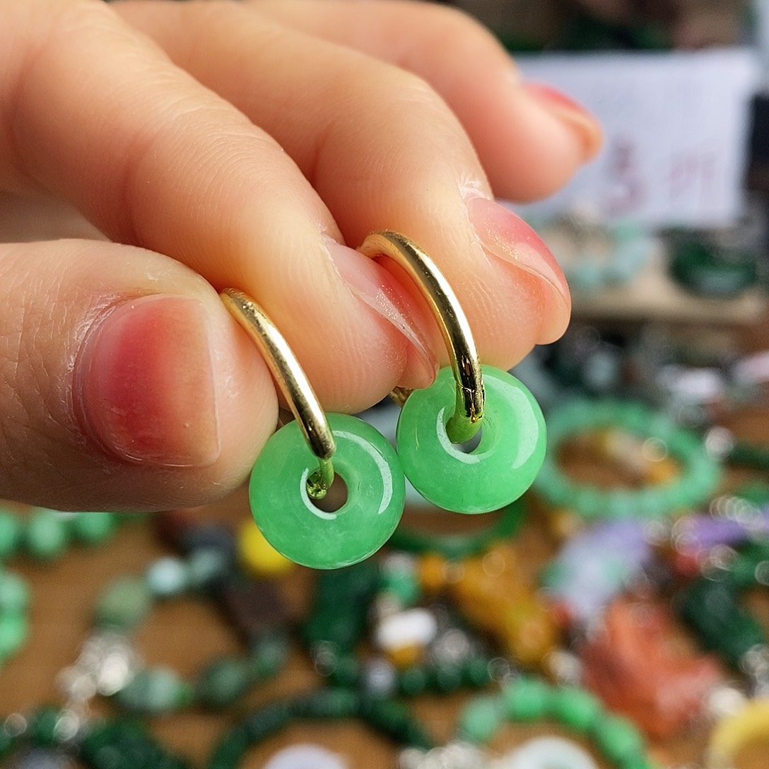 翡翠未镶嵌耳饰69