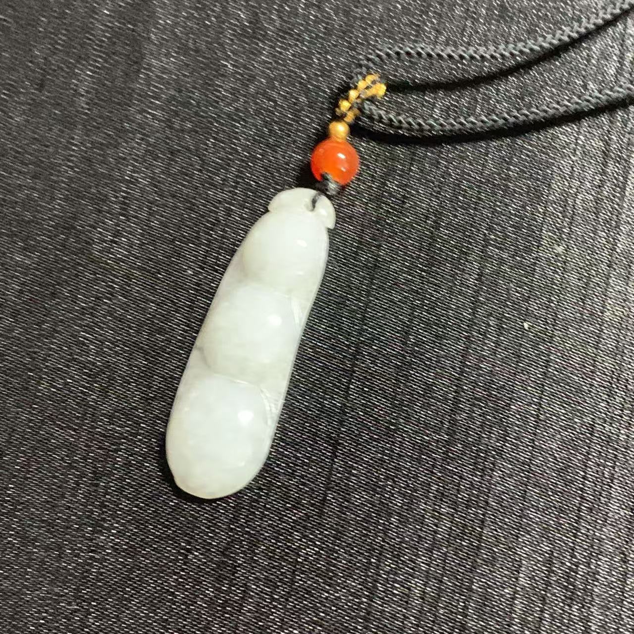 天然翡翠福豆挂件