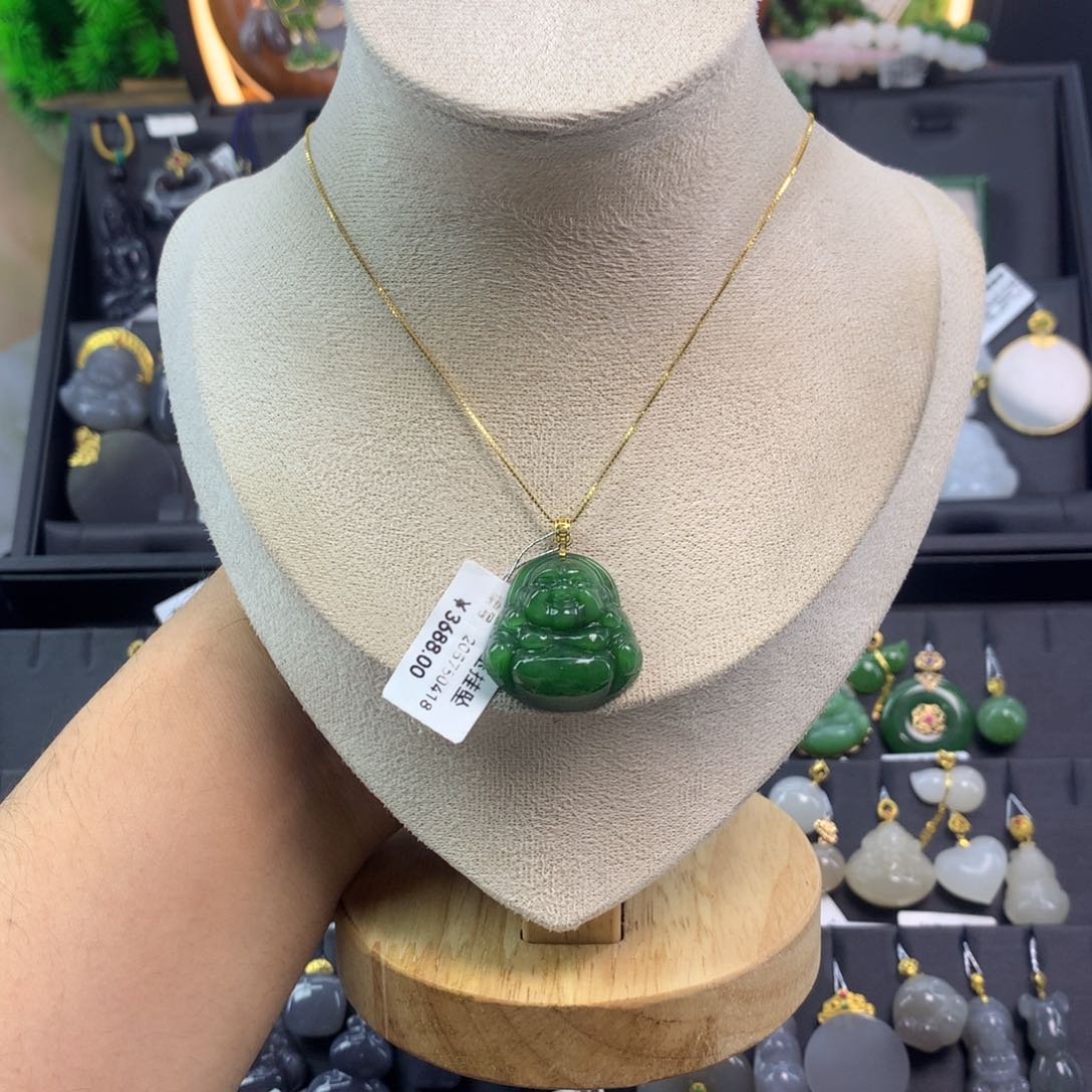 和田玉吊坠18K金镶嵌