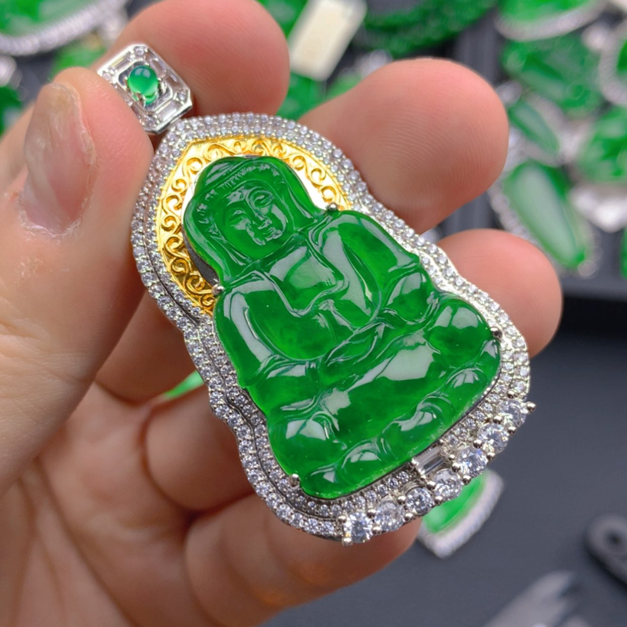 【闪购商品】翡翠颈饰未镶嵌11111111