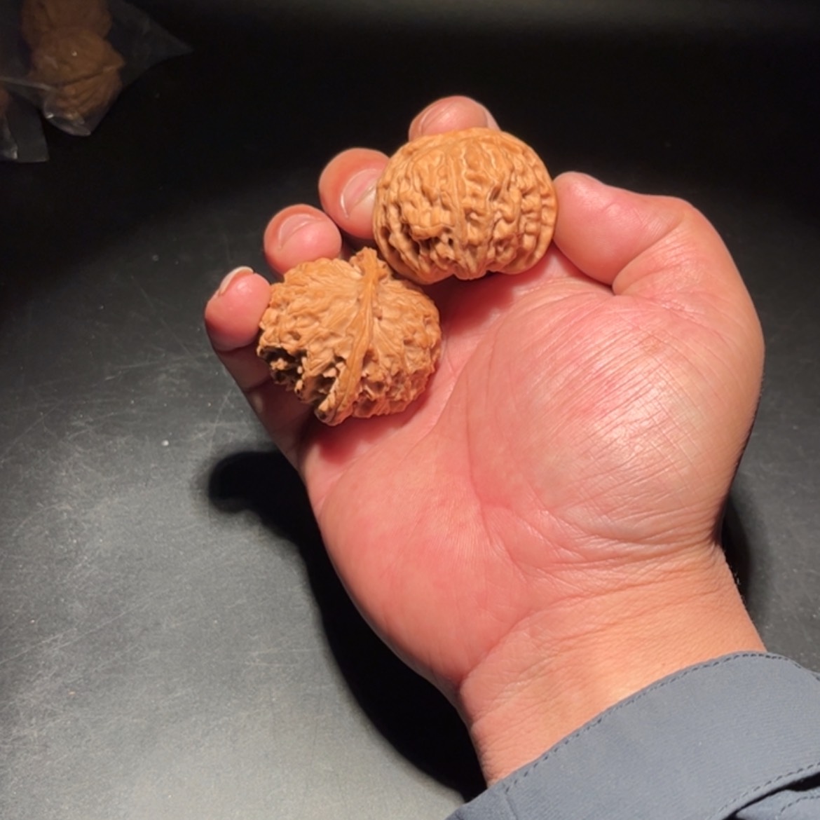 【闪购商品】哥****！文玩核桃木制手把件