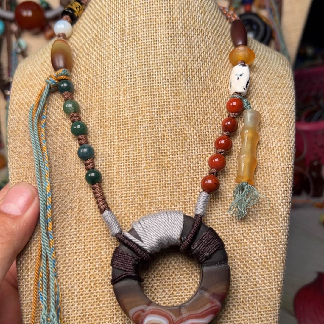 玛瑙/玉髓颈饰未镶嵌