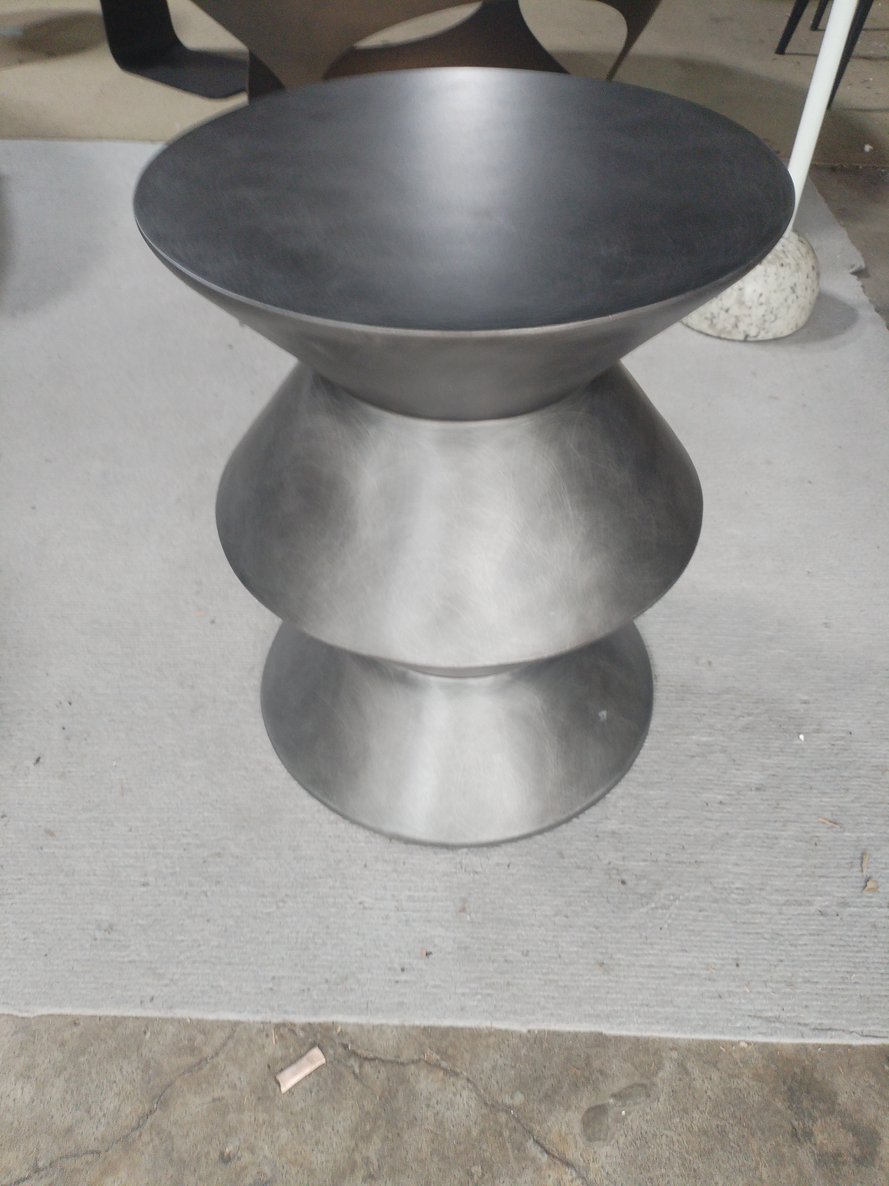 玻璃钢简约风格意式边几阳台北欧茶几，35*35*45圆形底座