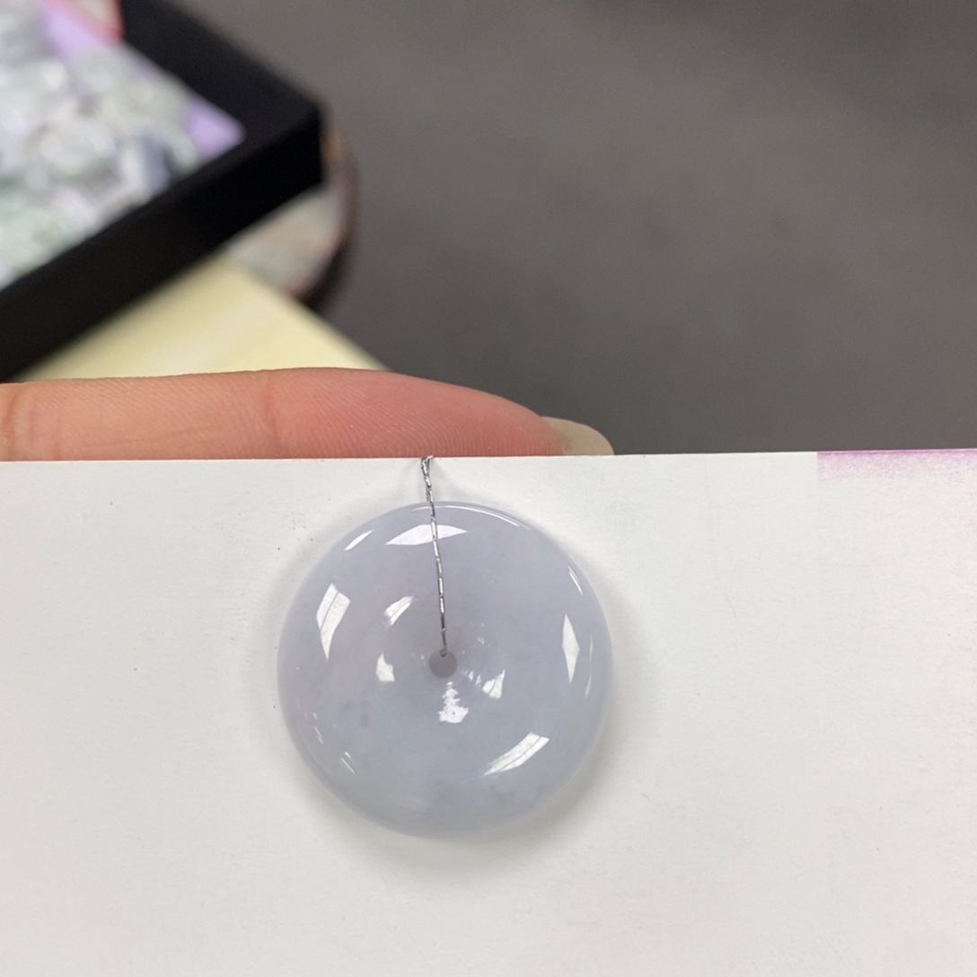 翡翠颈饰未镶嵌平安扣