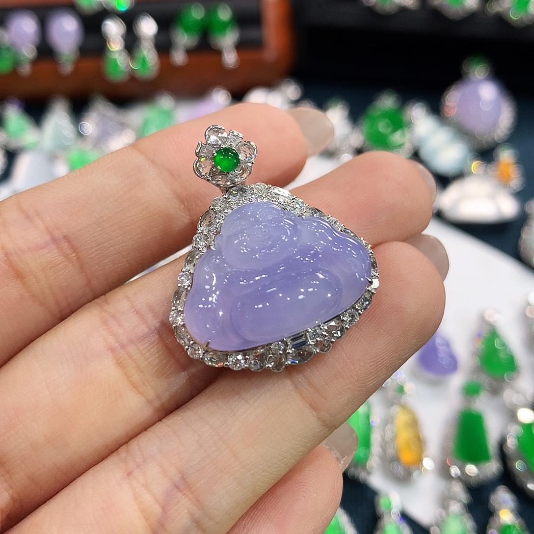 翡翠18K金镶嵌颈饰