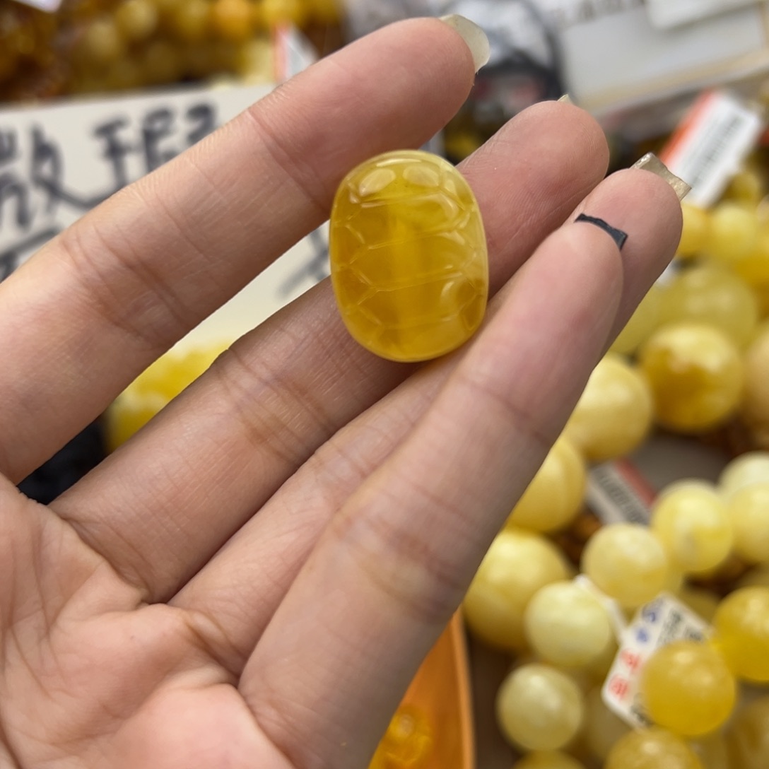 琥珀珠宝奇石未镶嵌