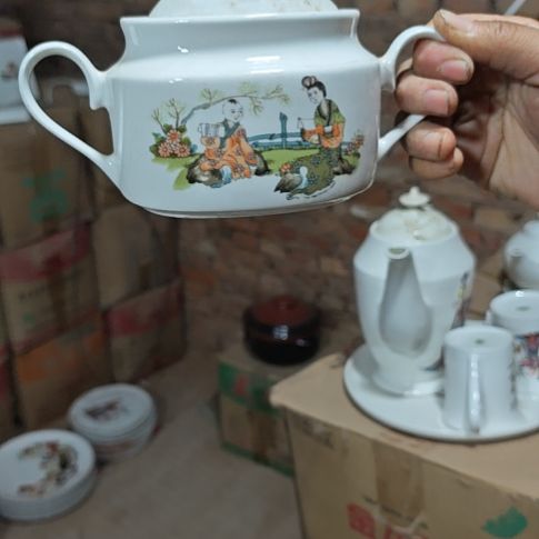 库存微瑕三娘教子茶叶罐