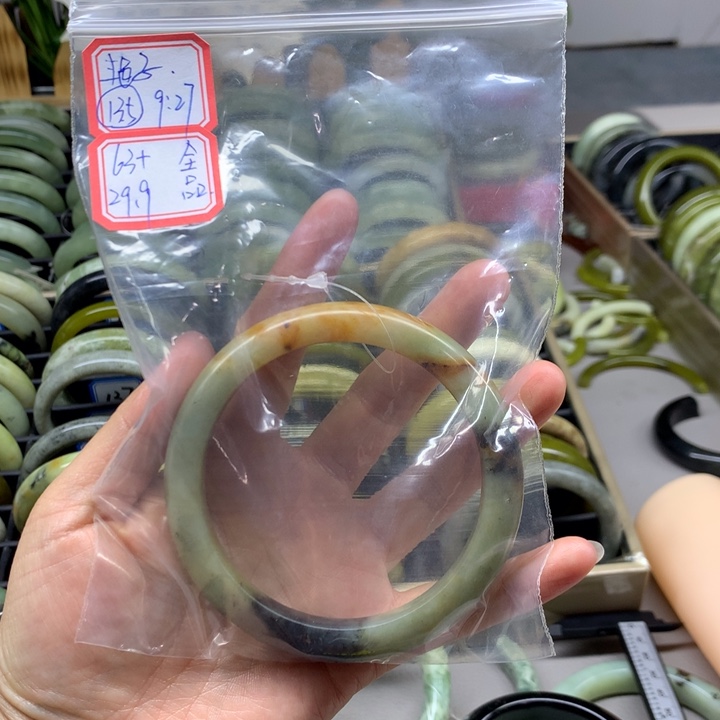 未镶嵌蛇纹石玉手镯135