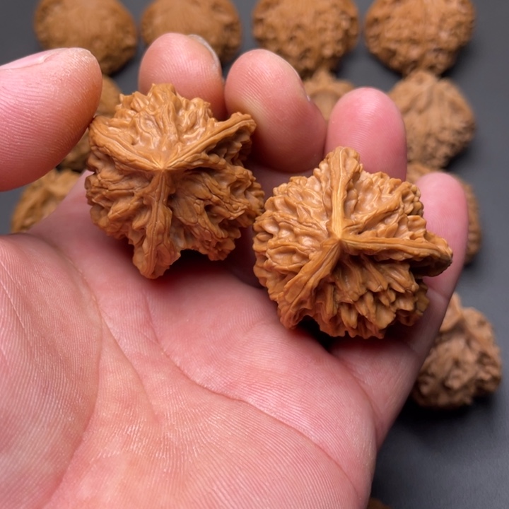 把件文玩核桃37盘山三棱