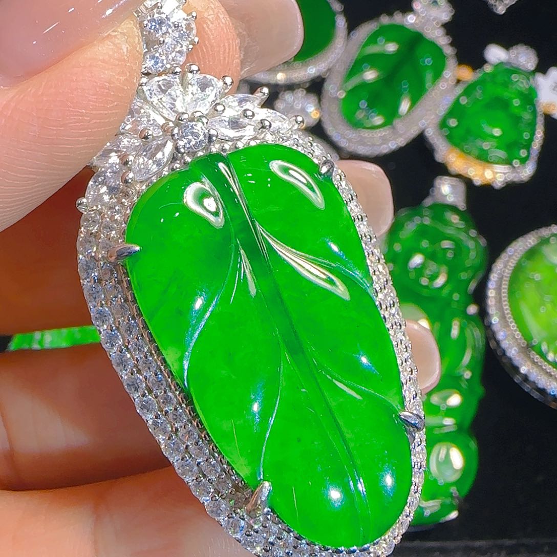 翡翠吊坠(赠链)银S925镶嵌