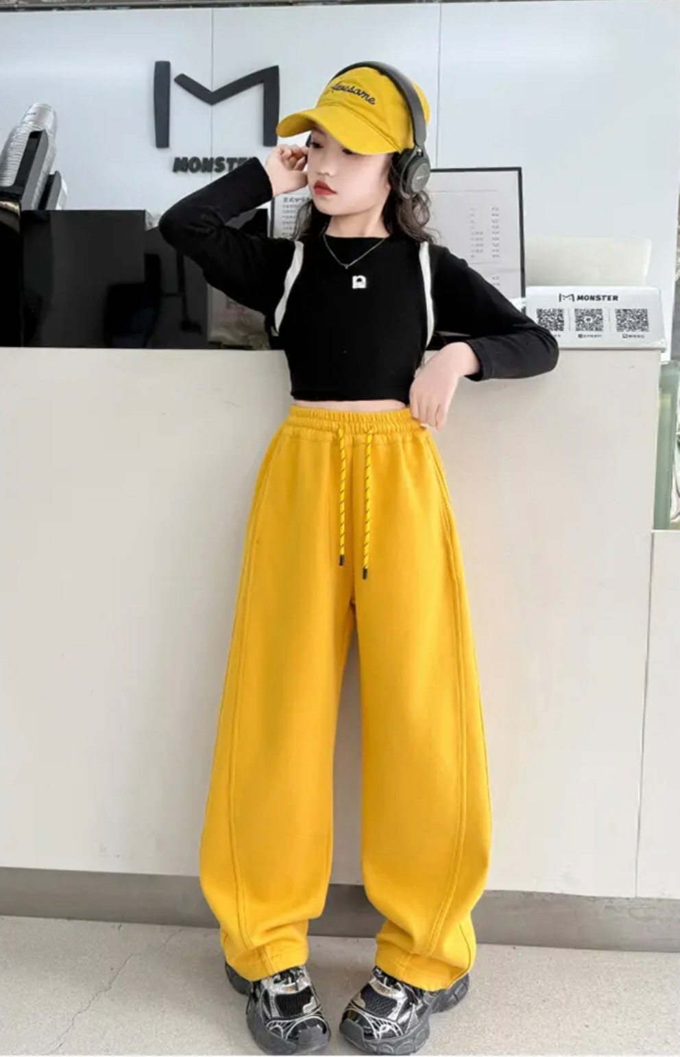 女童裤子春秋2025新款儿童春装休闲运动卫裤女大童春季宽松弯刀裤