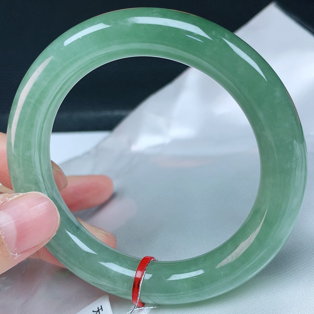 翡翠手镯未镶嵌53胖