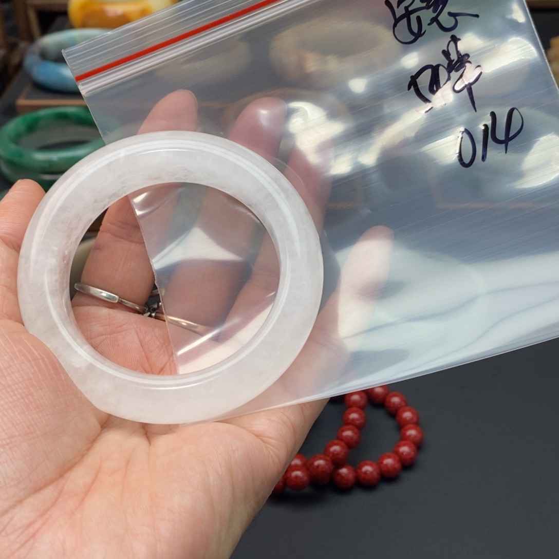 石英质玉手镯未镶嵌安*