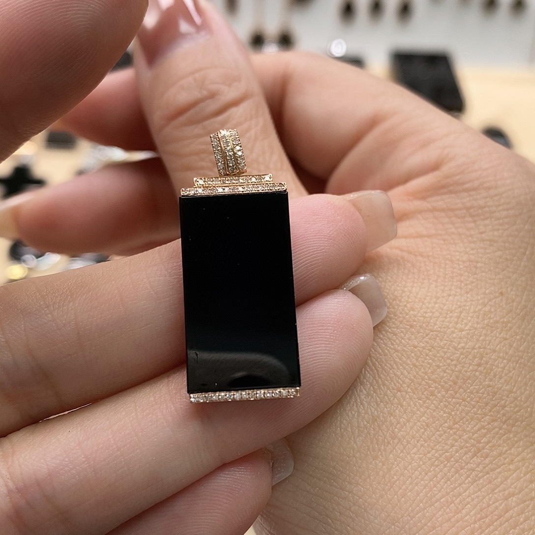 翡翠颈饰18K金镶嵌墨翠