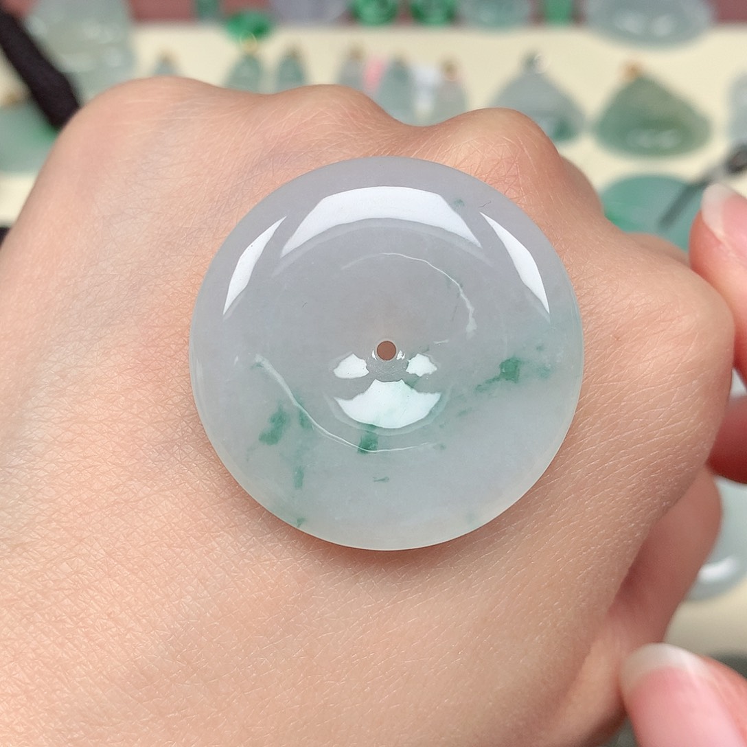 翡翠颈饰未镶嵌平安扣A