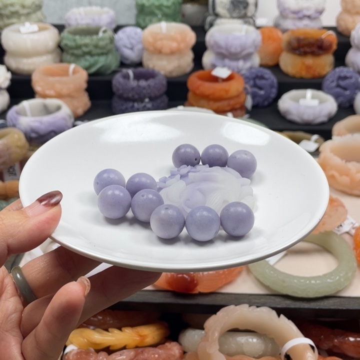 w***皇石英质玉未镶嵌手镯