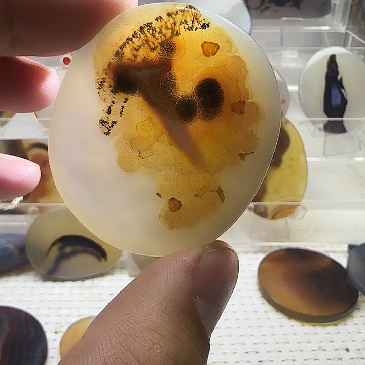 玛瑙/玉髓未镶嵌珠宝奇石