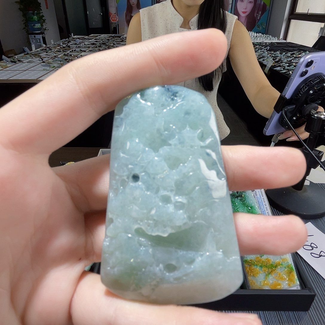 颈饰未镶嵌翡翠一