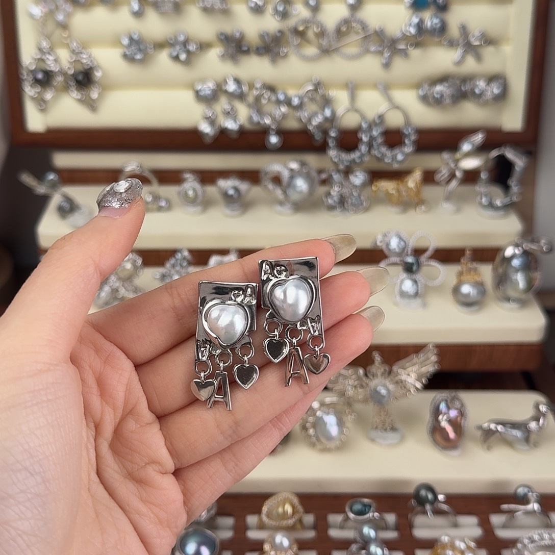 糖***李非金属925银S925纯银扑克牌耳钉