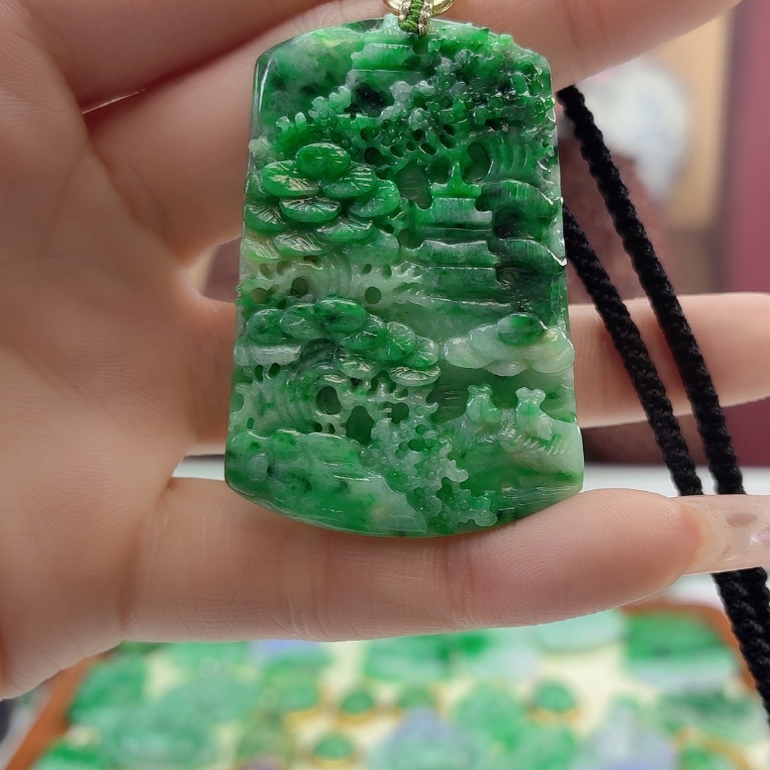 翡翠未镶嵌颈饰翡翠