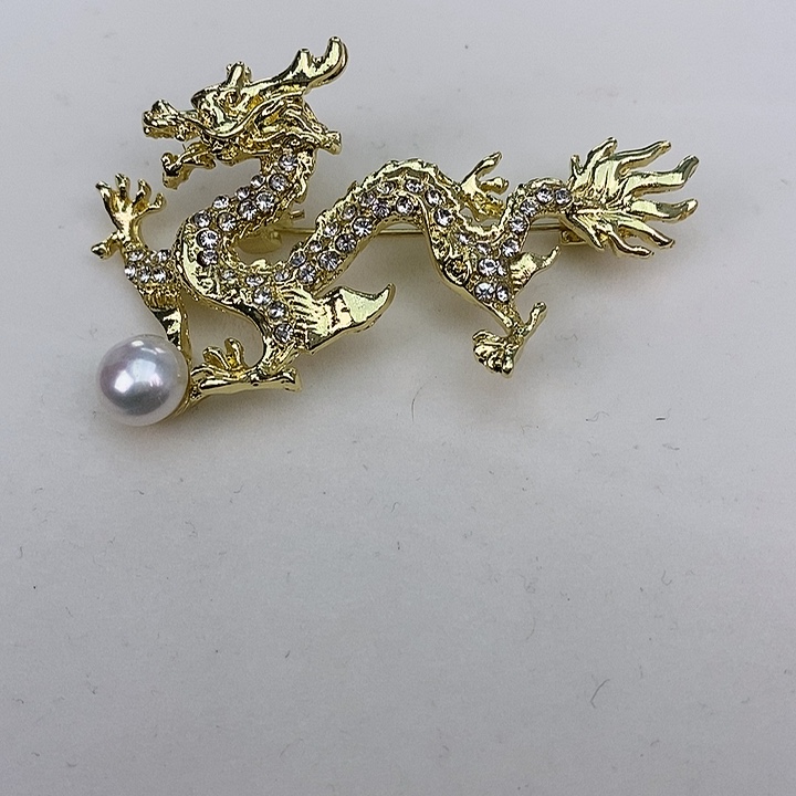 淡水珍珠胸饰合金胸针