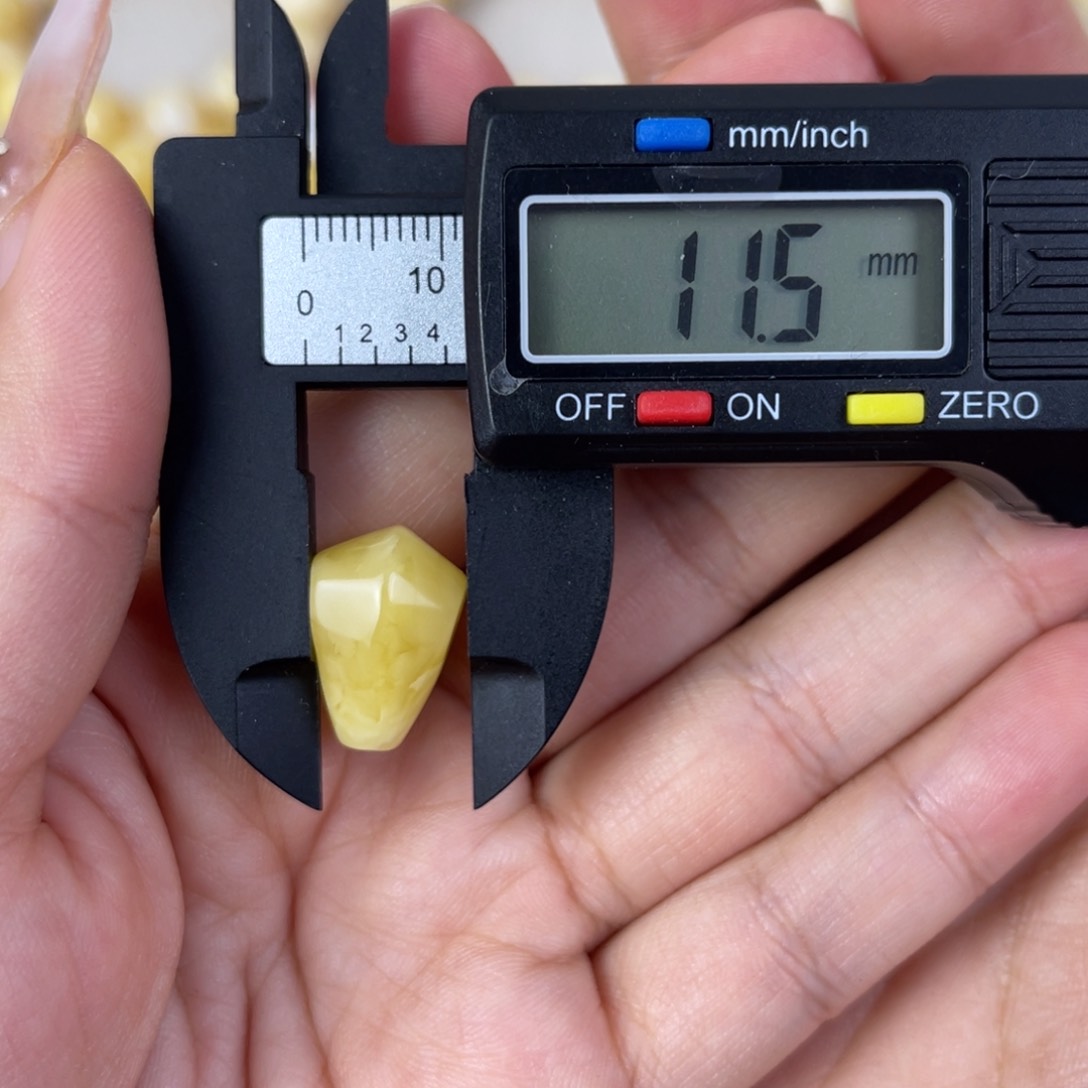 琥珀裸石未镶嵌尺寸