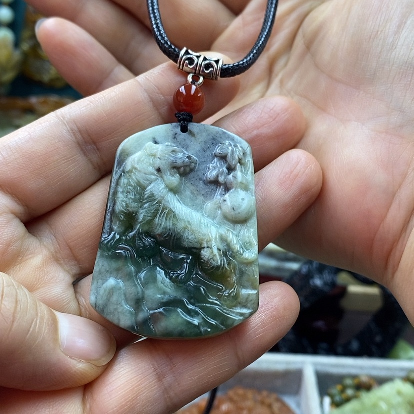 【闪购商品】蛇纹石玉吊坠未镶嵌