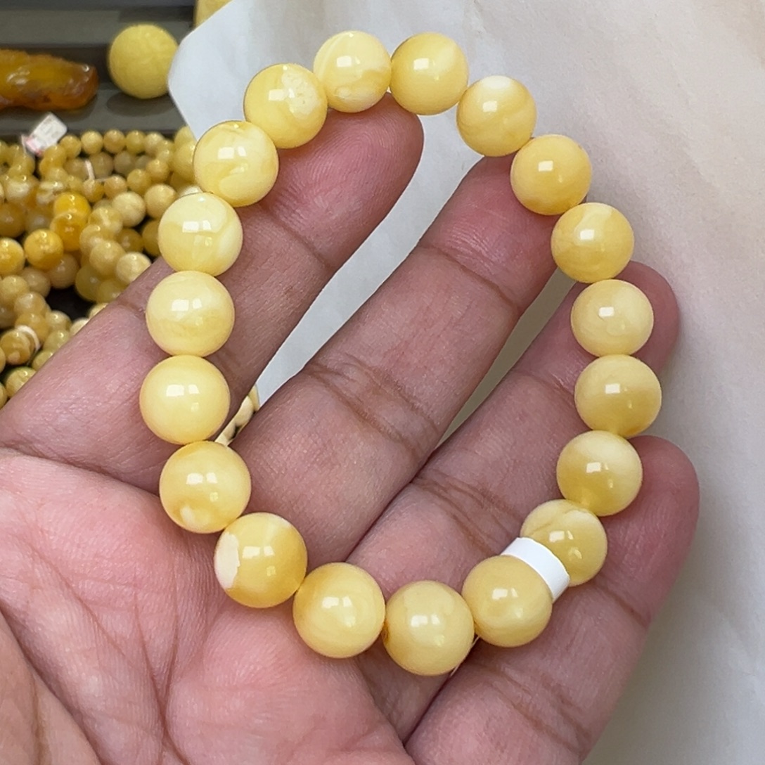 蜜蜡未镶嵌裸石10加11克